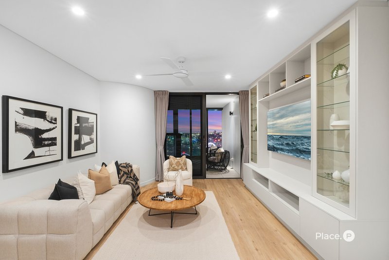 Photo - 2405/8 Adelaide Street, Brisbane City QLD 4000 - Image 1