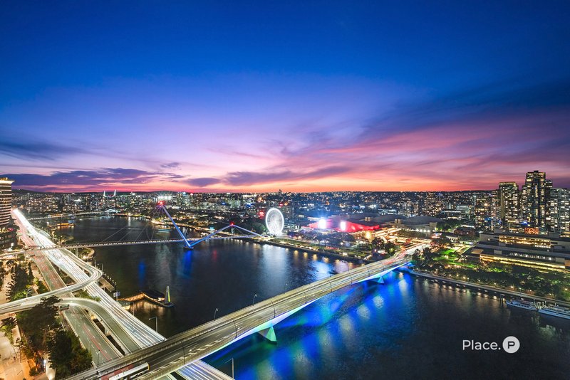 Photo - 2405/8 Adelaide Street, Brisbane City QLD 4000 - Image 2