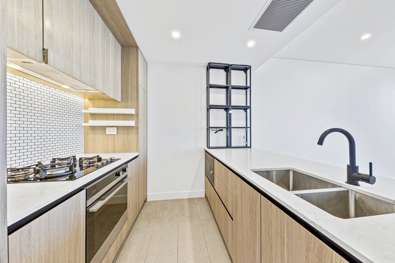 Photo - 2407/14 Hill Road, Wentworth Point NSW 2127 - Image 4