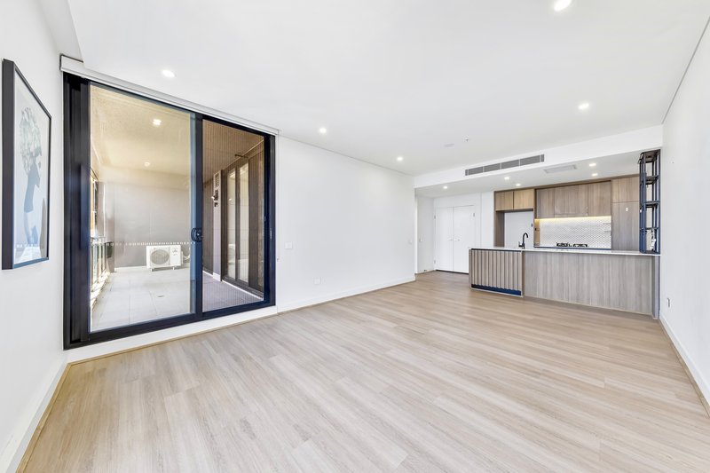 Photo - 2407/14 Hill Road, Wentworth Point NSW 2127 - Image 6