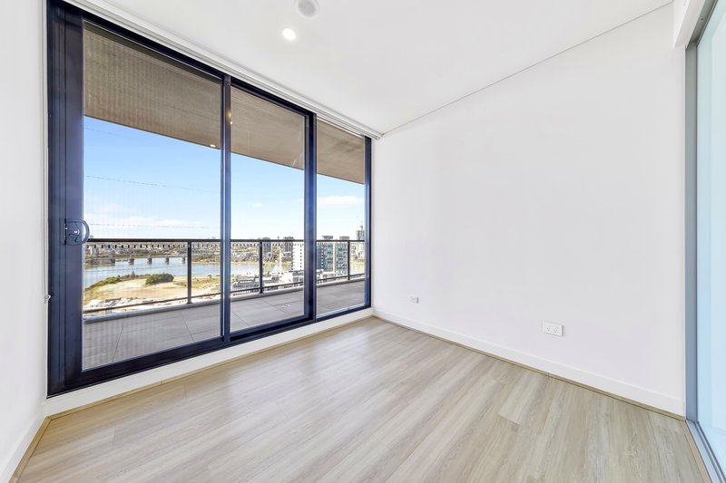 Photo - 2407/14 Hill Road, Wentworth Point NSW 2127 - Image 8