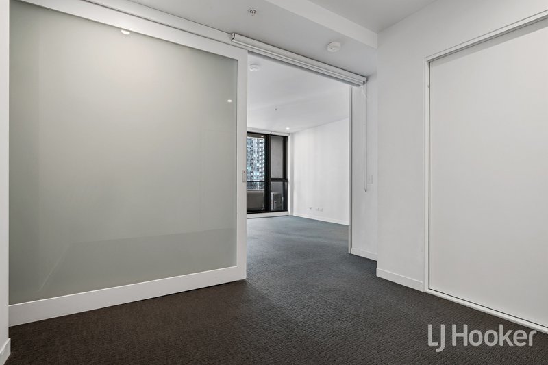 Photo - 2407/80 A'Beckett Street, Melbourne VIC 3000 - Image 6