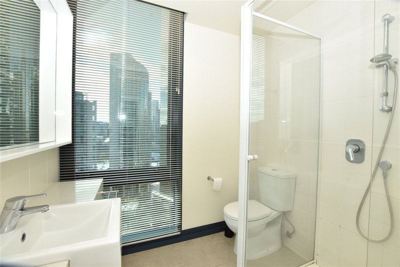 Photo - 2408/180 City Road, Southbank VIC 3006 - Image 6