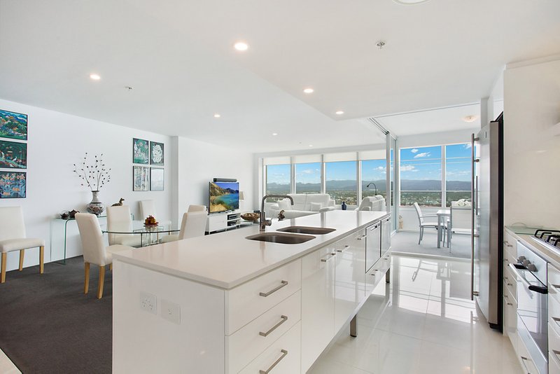 Photo - 2409 'Q1' 9 Hamilton Avenue, Surfers Paradise QLD 4217 - Image 3