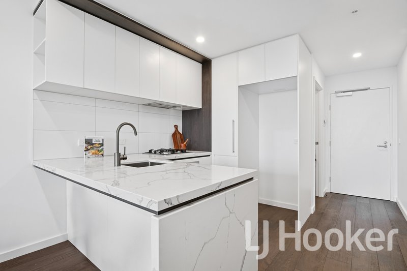Photo - 2409/828 Whitehorse Road, Box Hill VIC 3128 - Image 4