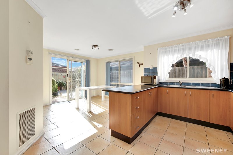 Photo - 2/41-43 Balaclava Avenue, Altona Meadows VIC 3028 - Image 5