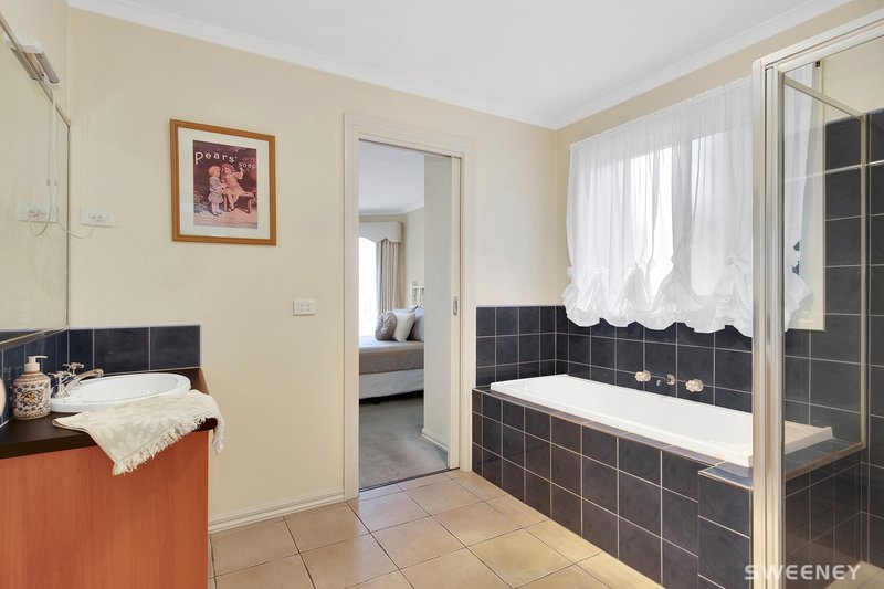 Photo - 2/41-43 Balaclava Avenue, Altona Meadows VIC 3028 - Image 8