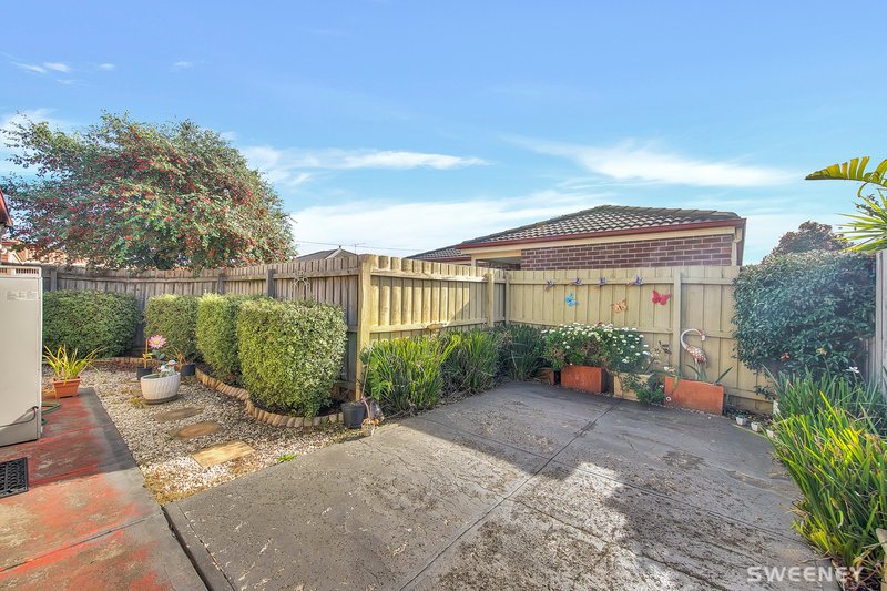 Photo - 2/41-43 Balaclava Avenue, Altona Meadows VIC 3028 - Image 11
