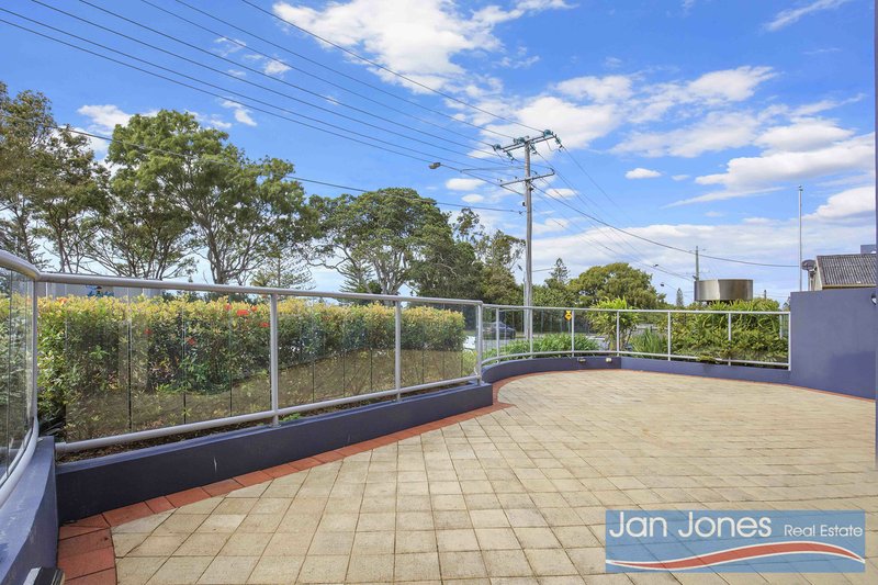 Photo - 2/41-43 Marine Parade, Redcliffe QLD 4020 - Image 3