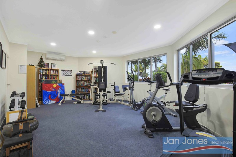 Photo - 2/41-43 Marine Parade, Redcliffe QLD 4020 - Image 12