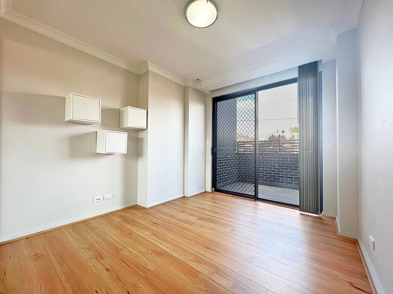 Photo - 2/41-43 Veron Street, Wentworthville NSW 2145 - Image 5