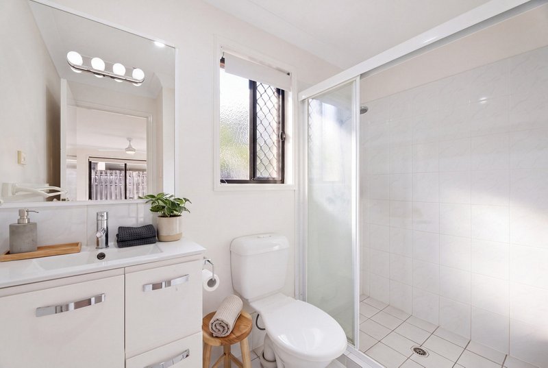 Photo - 24/1-5 Studio Drive, Pacific Pines QLD 4211 - Image 8