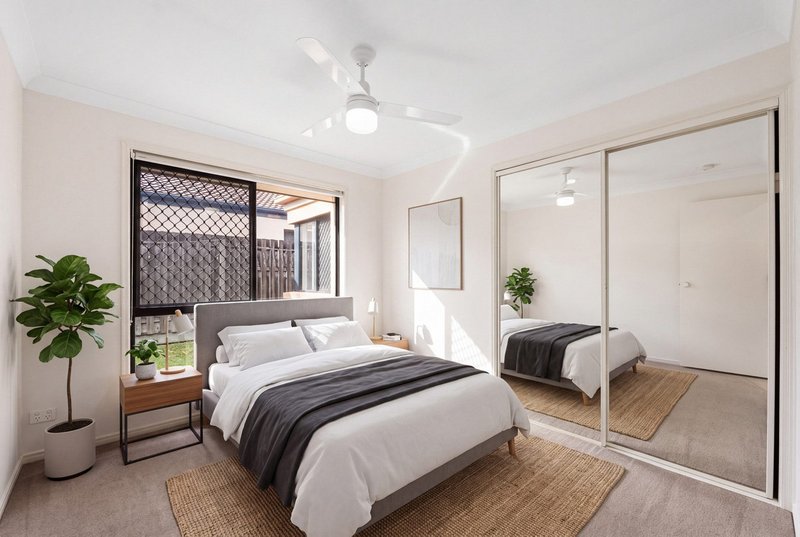 Photo - 24/1-5 Studio Drive, Pacific Pines QLD 4211 - Image 9