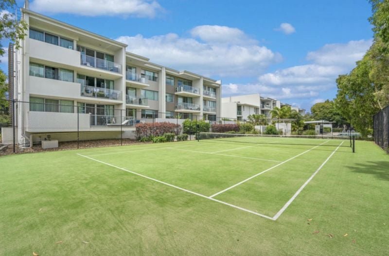 Photo - 24/1 Gaven Crescent, Mermaid Beach QLD 4218 - Image 12