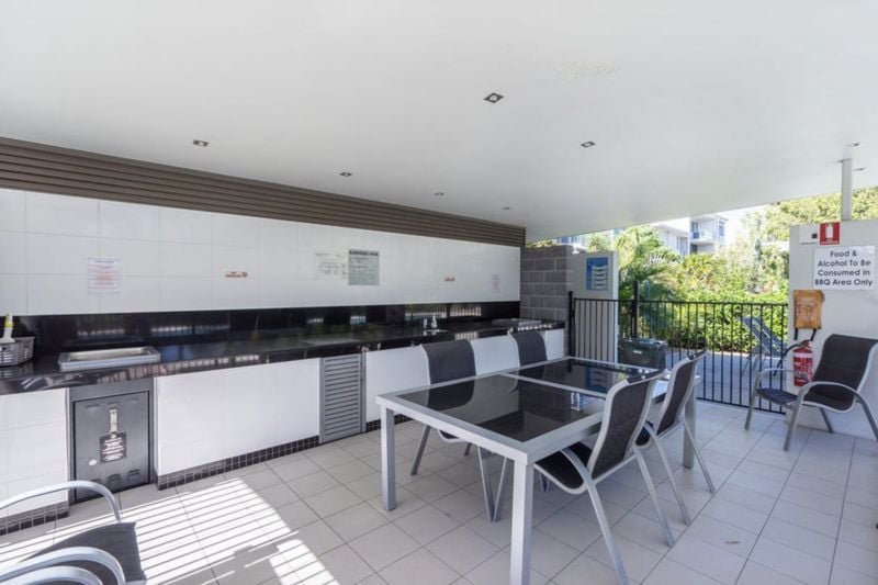 Photo - 24/1 Gaven Crescent, Mermaid Beach QLD 4218 - Image 13