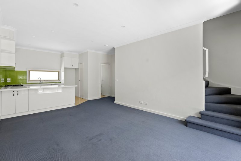 Photo - 2/41 High Street, Bayswater VIC 3153 - Image 2