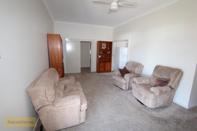 Photo - 241 Keppel Street, Bathurst NSW 2795 - Image 6