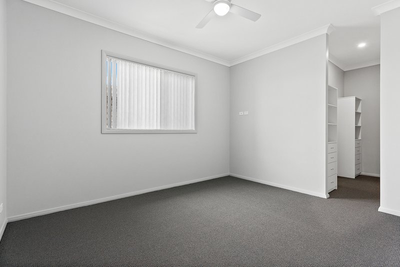 Photo - 2/41 Lake Heights Road, Lake Heights NSW 2502 - Image 3