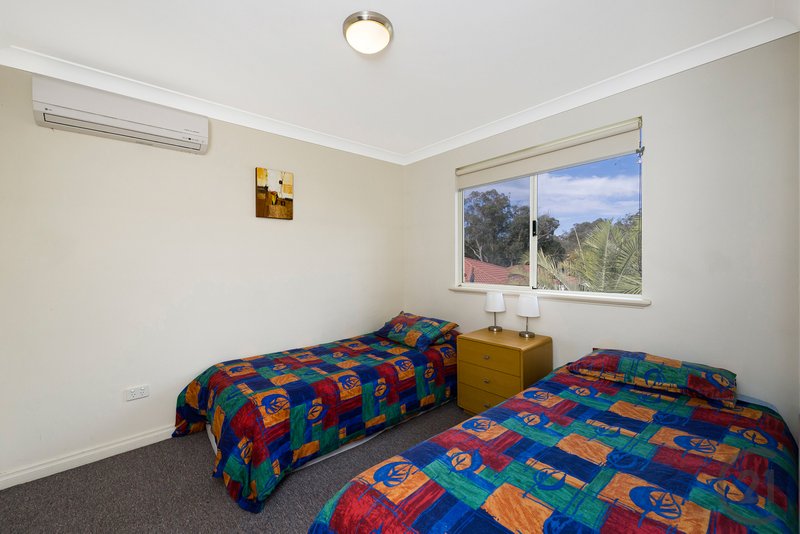 Photo - 24/1 Lakes Crescent, South Yunderup WA 6208 - Image 7