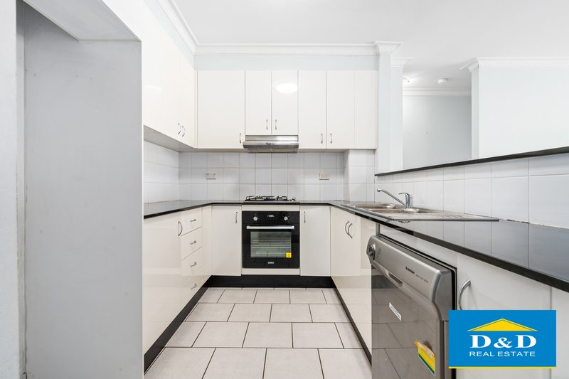 Photo - 24/1 Macquarie Street, Parramatta NSW 2150 - Image 6