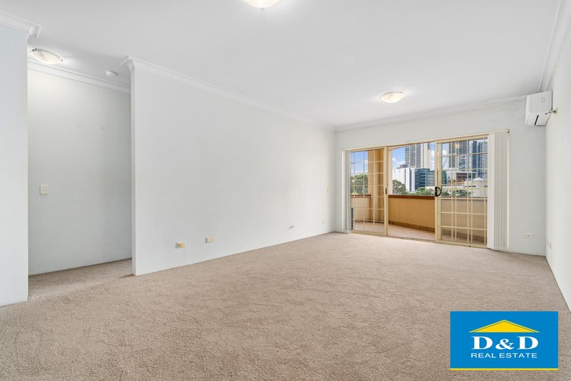 Photo - 24/1 Macquarie Street, Parramatta NSW 2150 - Image 7