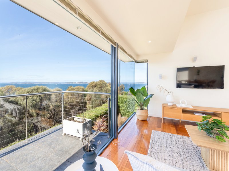 Photo - 2/41 Suncoast Drive, Blackmans Bay TAS 7052 - Image 3