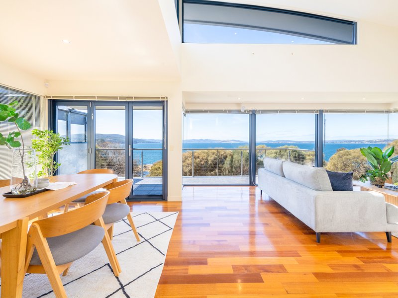 Photo - 2/41 Suncoast Drive, Blackmans Bay TAS 7052 - Image 8