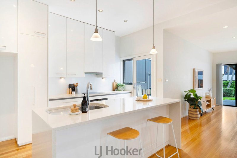 Photo - 2/41 Tallawalla Road, Valentine NSW 2280 - Image 3