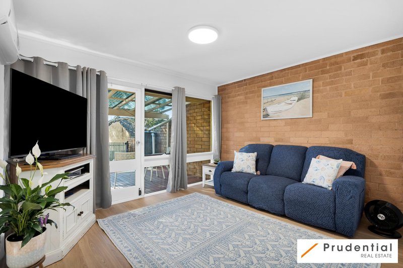 Photo - 2/41 The Parkway, Bradbury NSW 2560 - Image 2