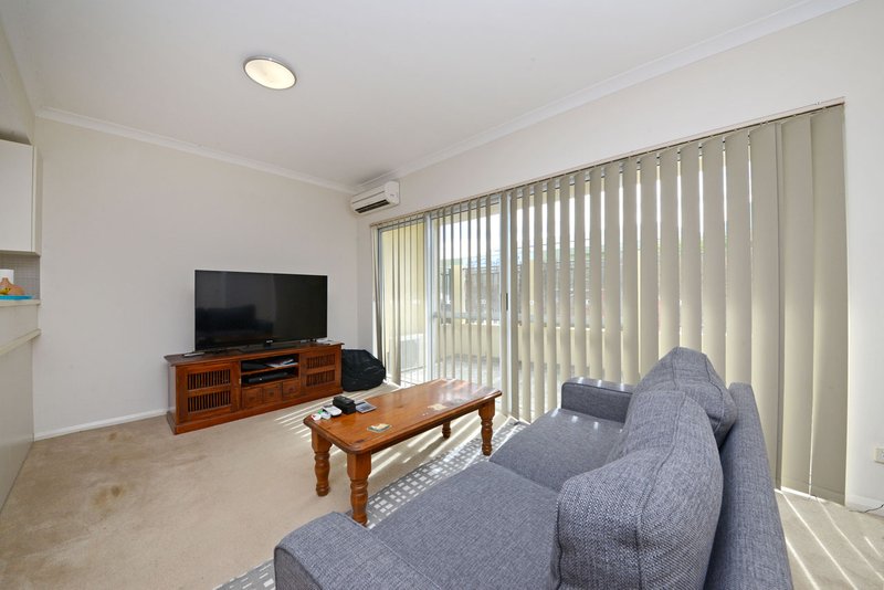 Photo - 24/10 Pavonia Link, Clarkson WA 6030 - Image 5