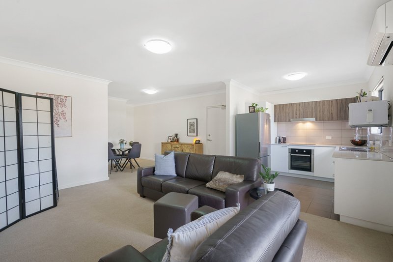 Photo - 24/10 Whitlock Road, Queens Park WA 6107 - Image 4