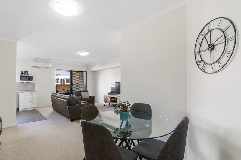 Photo - 24/10 Whitlock Road, Queens Park WA 6107 - Image 5