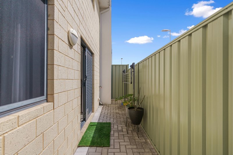 Photo - 24/10 Whitlock Road, Queens Park WA 6107 - Image 22