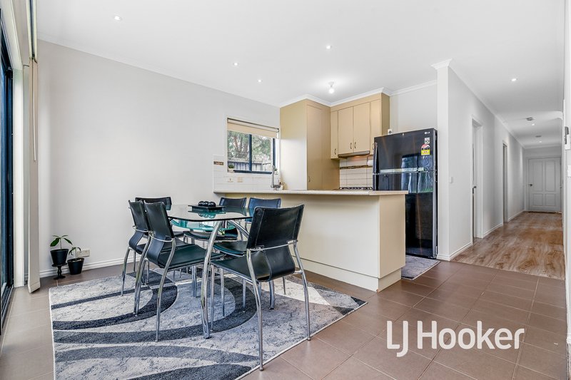 Photo - 24/103 Army Road, Pakenham VIC 3810 - Image 5