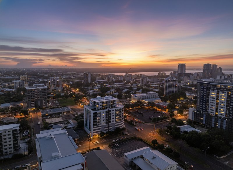 Photo - 24/108 Mitchell Street, Darwin City NT 0800 - Image 2