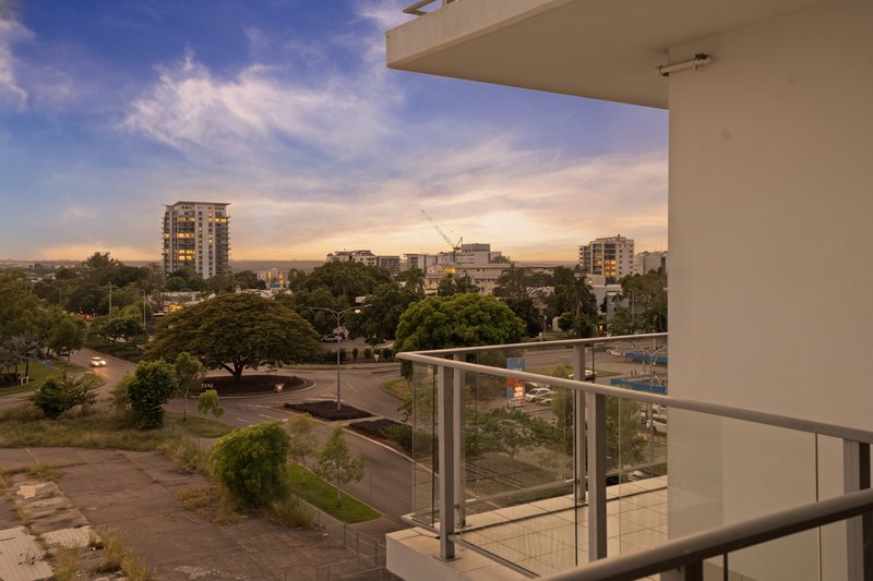 Photo - 24/108 Mitchell Street, Darwin City NT 0800 - Image 3