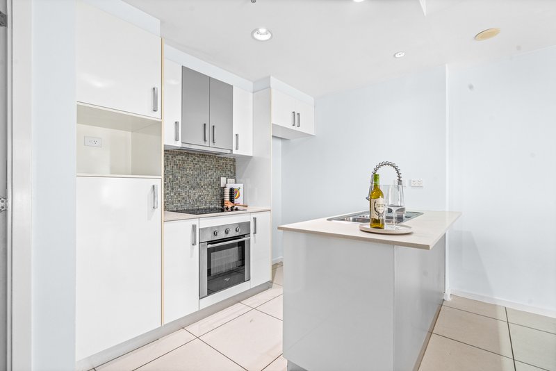 Photo - 24/108 Mitchell Street, Darwin City NT 0800 - Image 7