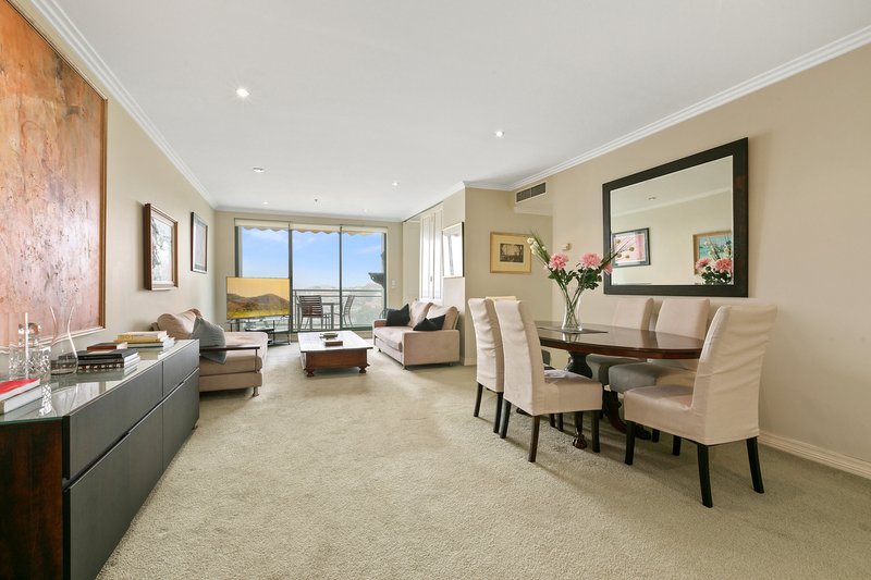 Photo - 24/110 Alfred Street, Milsons Point NSW 2061 - Image 2