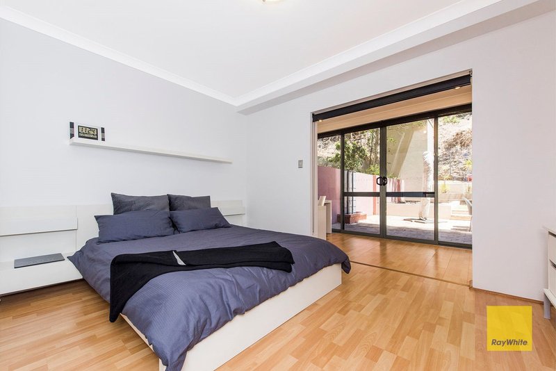 Photo - 24/122 Mounts Bay Road, Perth WA 6000 - Image 4
