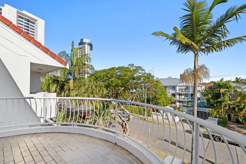 Photo - 24/17 Genoa Street, Surfers Paradise QLD 4217 - Image 10