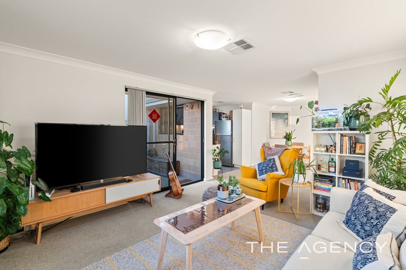 Photo - 24/18 Whitlock Road, Queens Park WA 6107 - Image 1