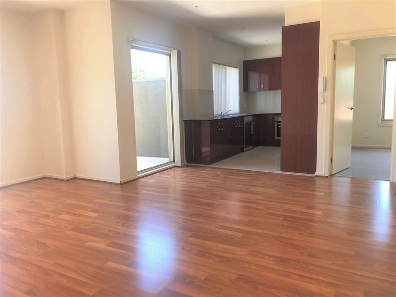 Photo - 24/2-4 Hutton Street, Dandenong VIC 3175 - Image 2