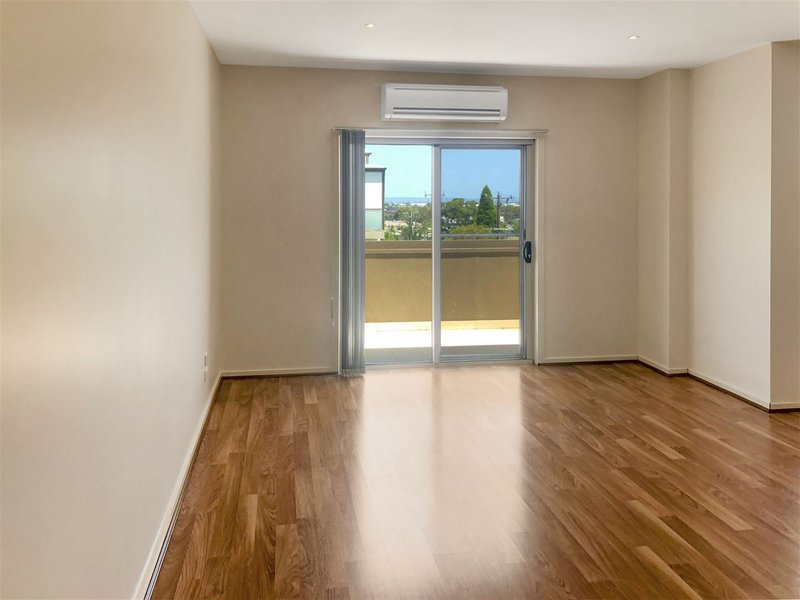 Photo - 24/2-4 Hutton Street, Dandenong VIC 3175 - Image 5