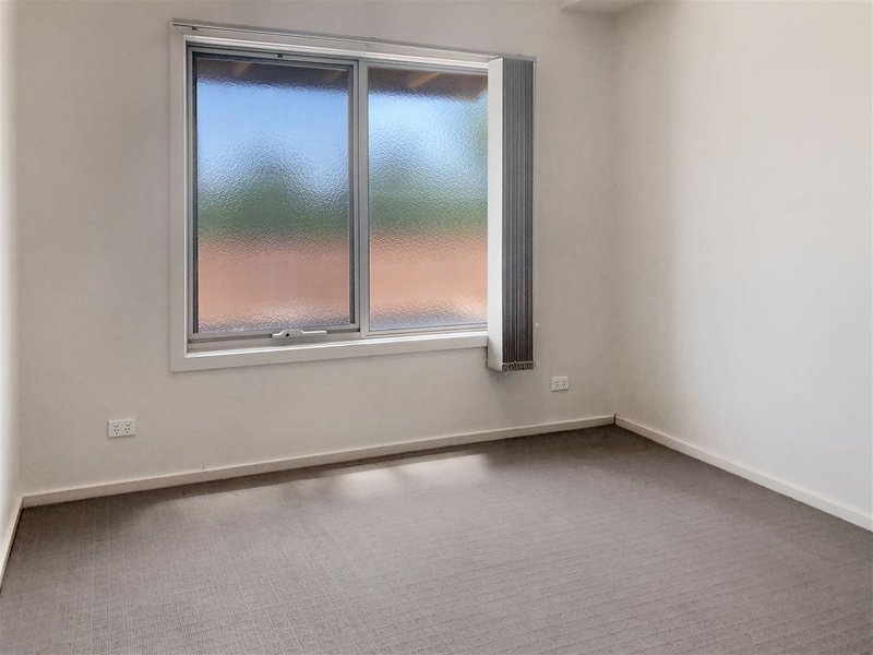 Photo - 24/2-4 Hutton Street, Dandenong VIC 3175 - Image 8