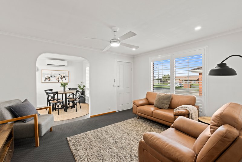 Photo - 2/42-44 Burdoo Drive, Grovedale VIC 3216 - Image 3