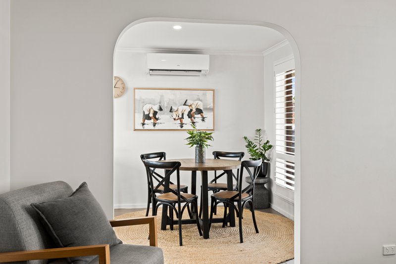 Photo - 2/42-44 Burdoo Drive, Grovedale VIC 3216 - Image 4