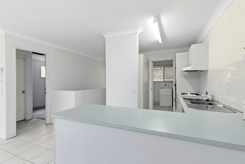 Photo - 24/2-6 Simpsons Road, Currumbin Waters QLD 4223 - Image 4