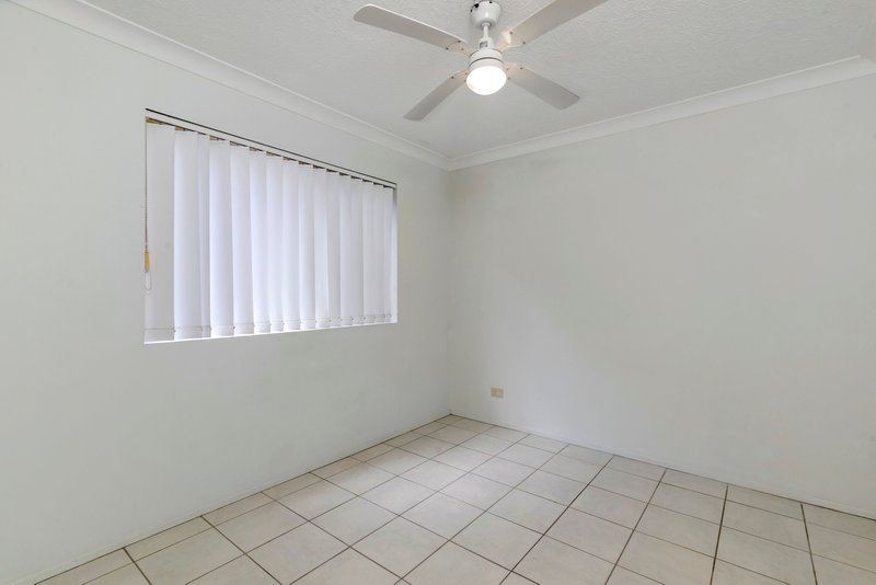 Photo - 24/2-6 Simpsons Road, Currumbin Waters QLD 4223 - Image 11