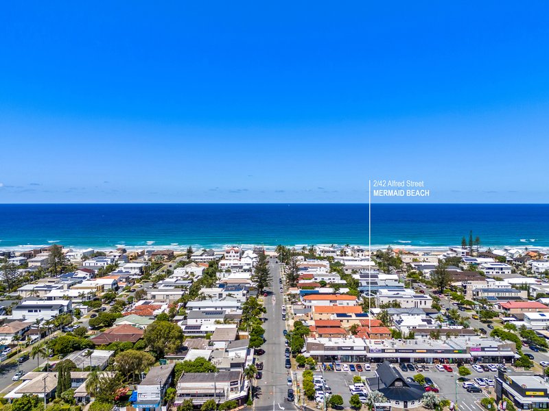 Photo - 2/42 Alfred Street, Mermaid Beach QLD 4218 - Image 2