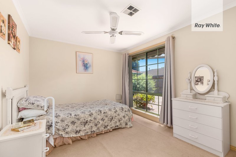 Photo - 2/42 Carbon Crescent, Mill Park VIC 3082 - Image 4